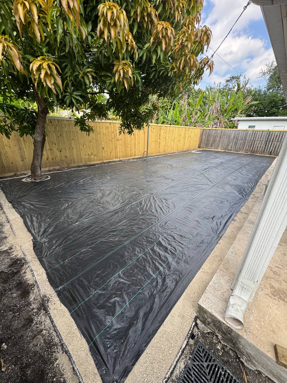 Professional custom putting green installation for residential properties